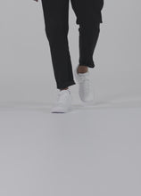 Load and play video in Gallery viewer, Men's Athletic Shoes.mp4
